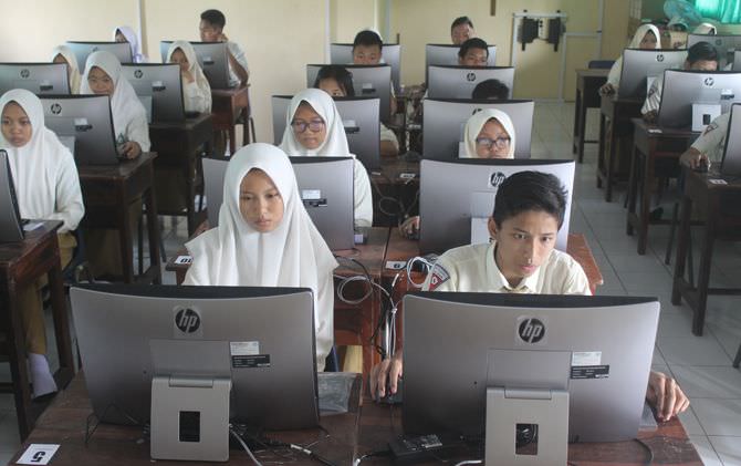 dispendik-wajibkan-satu-kali-simulasi-bagi-peserta-unbk