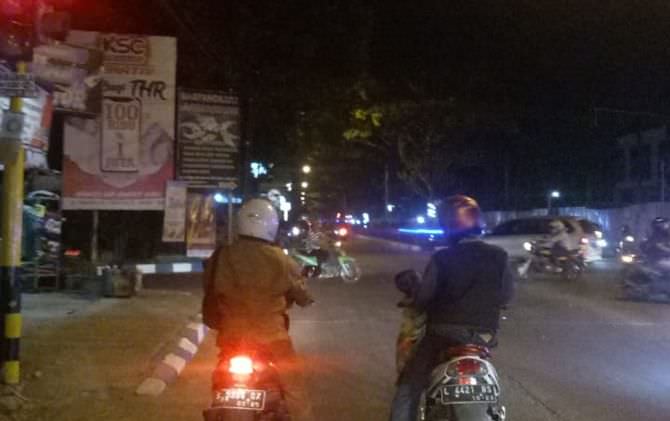 eksploitasi-anak-masih-marak-diajak-mengemis-hingga-larut-malam