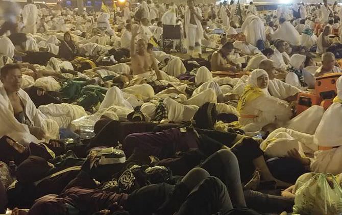 jamaah-haji-kembali-ke-hotel-setelah-lempar-jumrah-di-jamarat