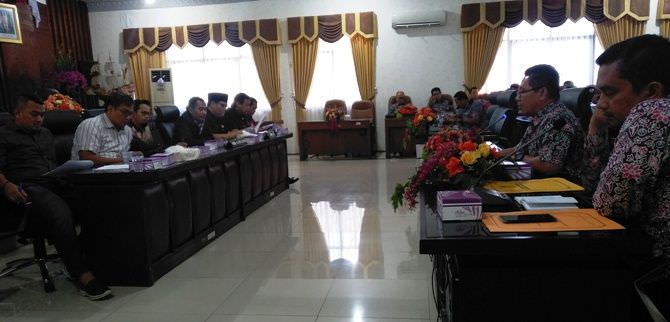 dprd-usik-dana-kelurahan