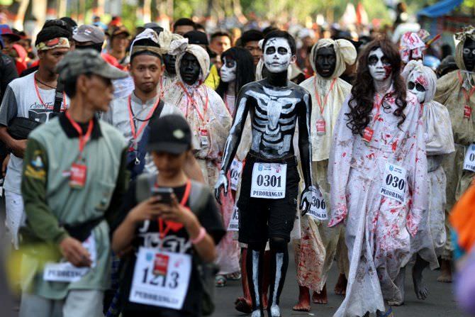gerak-jalan-mojokerto-surabaya-diikuti-8000-peserta