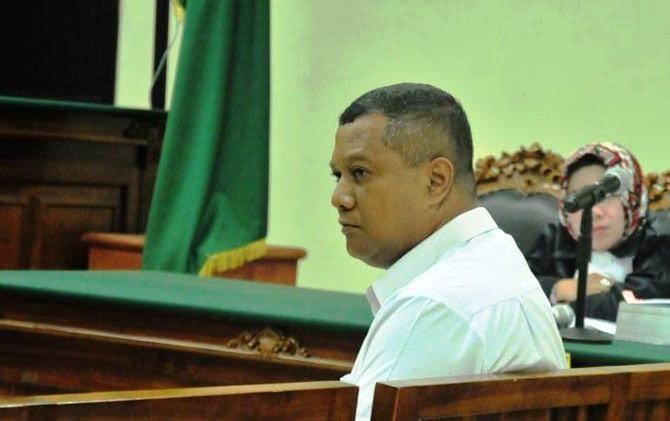 Mustofa Kamal Pasa saat menjalani sidang di PN Tipikor, Surabaya.