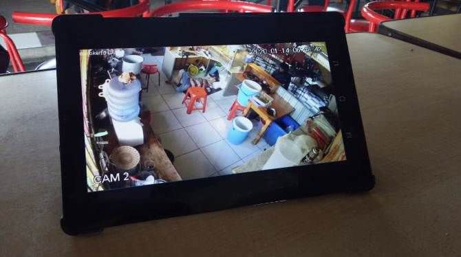 pura-pura-pesan-ayam-geprek-tiga-hp-karyawan-raib