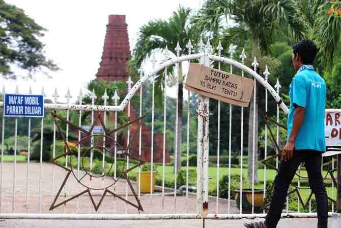 objek-wisata-sejarah-ditutup-candi-candi-disemprot-disinfektan