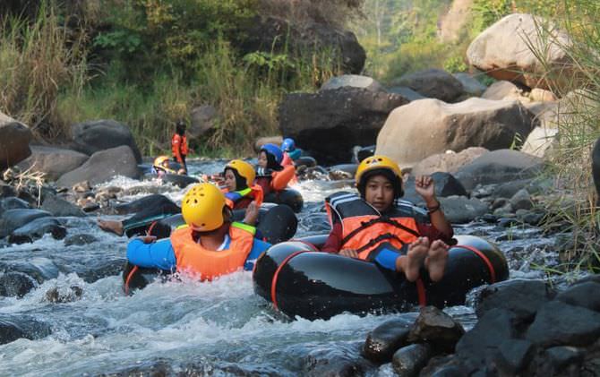 river-tubung-di-sungai-boro-yang-jernih-dan-mamacu-adrenalin