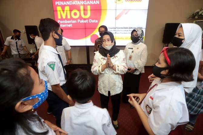paket-data-internet-khusus-sasar-15609-siswa