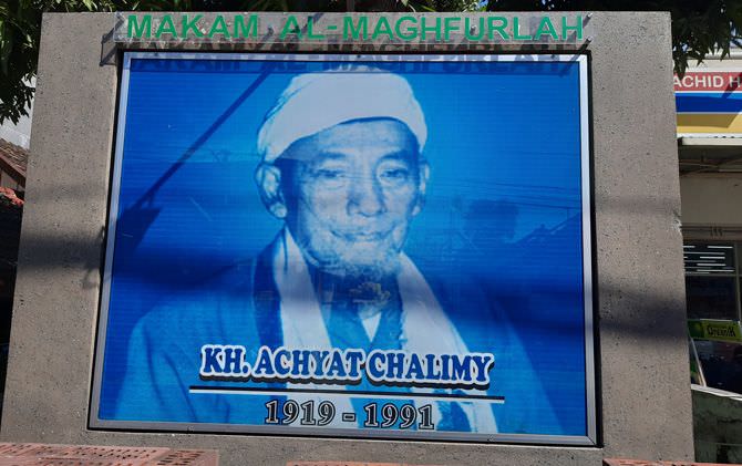 proklamasi-kemerdekaan-didengar-lewat-radio-abah-yat-sujud-syukur