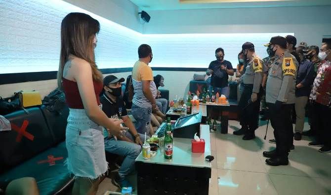 pengunjung-karaoke-terjaring-operasi