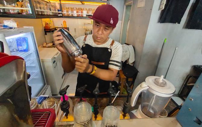 padukan-konsep-barbers-coffee-shop