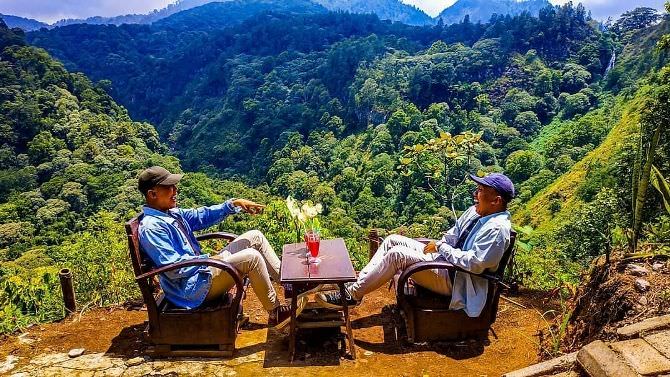 indahnya-wisata-panorama-petung-sewu-pacet