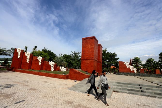 wajah-baru-alun-alun-ramai-pengunjung