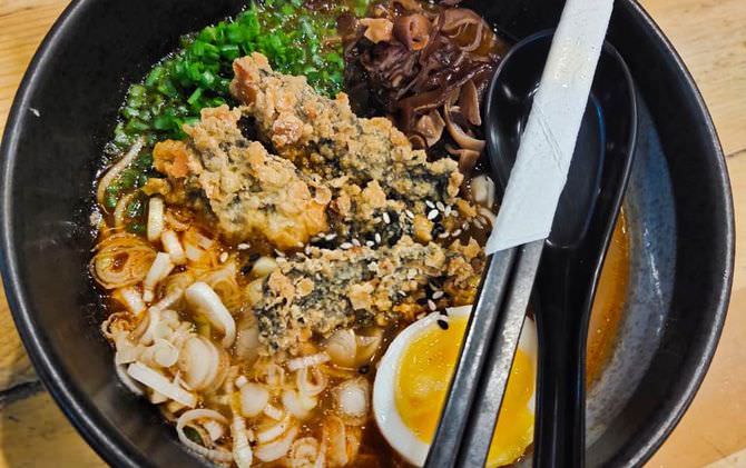 nikmati-ramen-sambil-ngopi