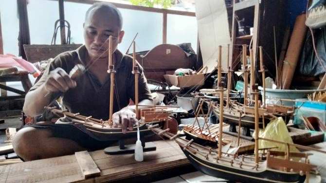 omzet-anjlok-90-persen-bangkit-lewat-marketplace