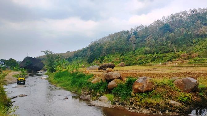 segarnya-aliran-sungai-boro