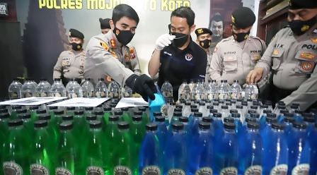 jual-arak-bali-lewat-fb-kernet-truk-ditangkap