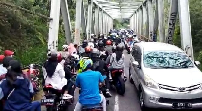 motor-matic-tak-layak-lewat-jalur-cangar-pacet