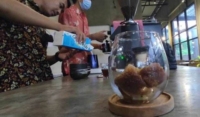 makin-nendang-saat-es-batu-meleleh