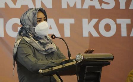 ning-ita-dukung-event-menulis-surat