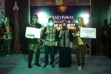 ning-ita-nobatkan-gus-dan-yuk-kota-mojokerto-2021