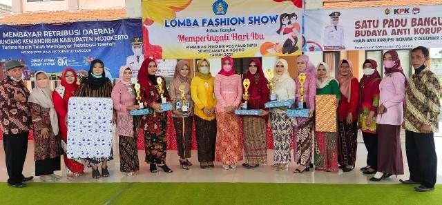 peringati-hari-ibu-gelar-lomba-fashion-show