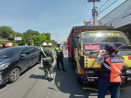 30-truk-angkutan-barang-ditilang