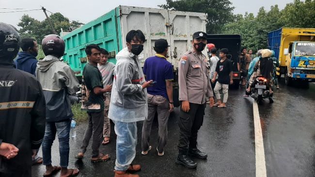 disantap-dump-truk-satu-pemuda-gedeg-tewas-satu-lagi-luka-luka