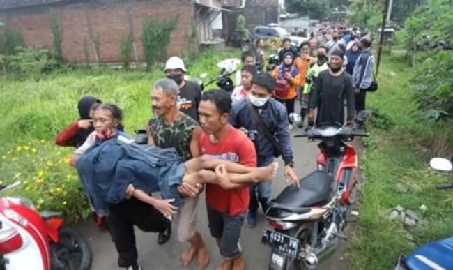 bocah-sd-asal-ngabar-tenggelam-di-kali-pelabuhan-mojokerto