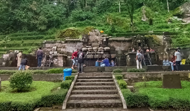 EPIK: Candi Jolotundo menjadi jujugan wisatawan untuk wisata, religi, hingga mencari kesembuhan dari air yang mengalir di petirtaan.