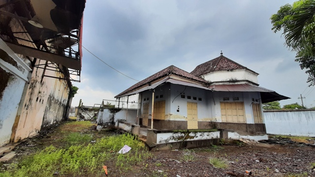 RUMAH PENERANGAN: Salah satu gedung di sekitar alun-alun yang pernah difungsikan sebagai markas pejuang saat Mojokerto menjadi basis perjuangan.