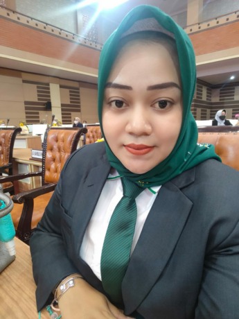 Hj Eka Septya Juniarti, Sekretaris Komisi IV bidang pendidikan, kesehatan, dan kebudayaan DPRD Kabupaten Mojokerto.