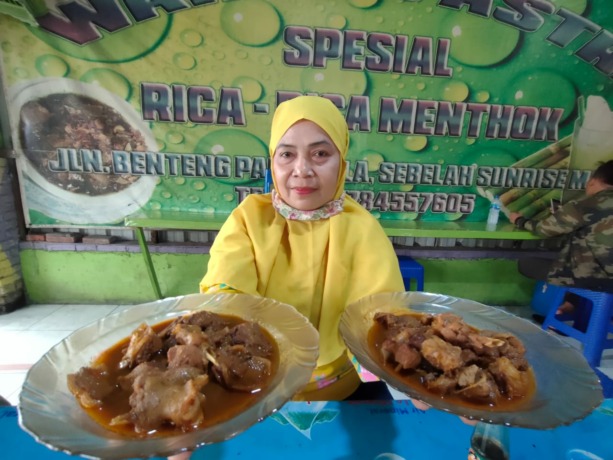 GUGAH SELERA: Rica-rica menthok di sebelah timur Sunrise Mall Jalan Raya Benteng Pancasila, Kota Mojokerto jadi menu spesial penikmat kuliner.
