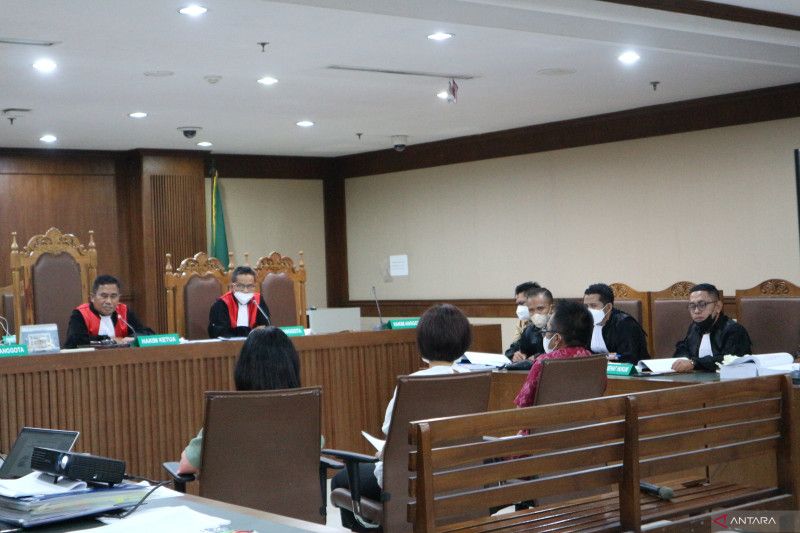 Jaksa penuntut umum (JPU) KPK menghadirkan tiga orang saksi untuk terdakwa mantan Direktur Jenderal Bina Keuangan Daerah Kementerian Dalam Negeri Mochamad Ardian Noervianto di Pengadilan Tindak Pidana Korupsi (Tipikor) Jakarta, Kamis (23/6/2022). ANTARA/D