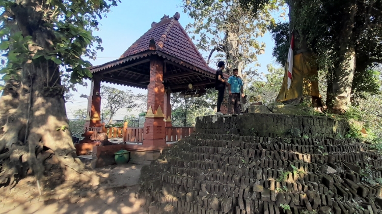 HISTORIS: Lokasi Petilasan Empu Supo di Dusun/Desa Watesumpak, Kecamatan Trowulan, Kabupaten Mojokerto, Rabu (29/6). (Fendy Hermansyah/Jawaposradarmojokerto.id)