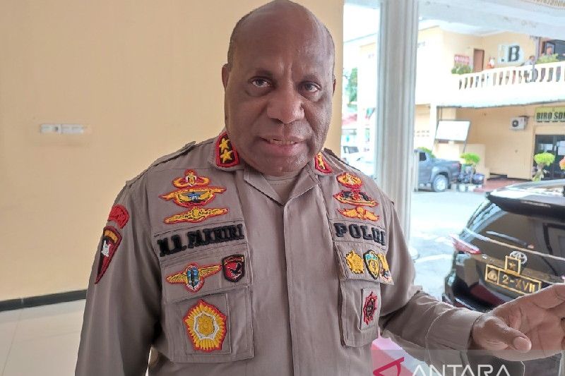 Kapolda Papua Irjen Pol Mathius Fakhiri. (ANTARA/Evarukdijati)