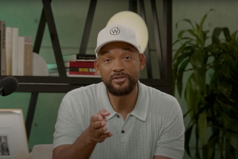 Will Smith minta maaf atas insiden menampar Chris Rock di acara Oscar 2022 dalam video yang diunggah di YouTube (via REUTERS/WILL SMITH/YOUTUBE)