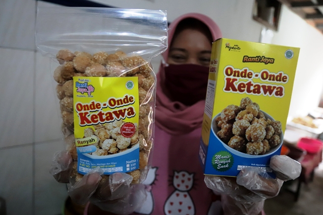 INOVASI: Salah satu produk UMKM yang bergerak di bidang produksi Onde-onde di salah satu Kecamatan Magersari.