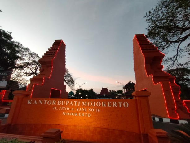 Kantor Pemkab Mojokerto di Jalan Ahmad Yani, Kota Mojokerto.
