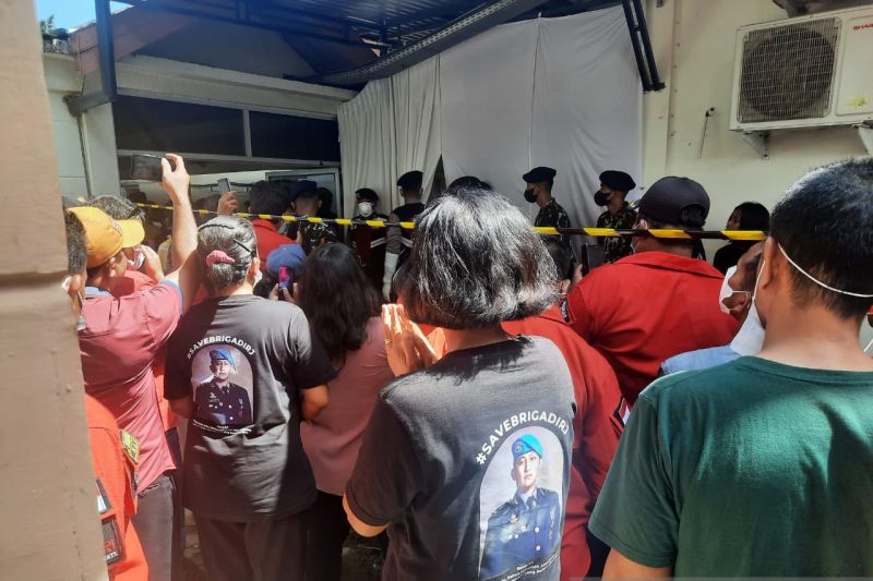 Proses autopsi ulang yang dilakukan di Jambi dalam mengungkap kasus, tewasnya Brigadir Joshua. ANTARA/Nanang Mairiadi