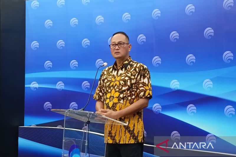 Direktur Jenderal Aplikasi Informatika Kominfo Semuel Abrijani Pangerapan saat konferensi pers di Kantor Kominfo di Jakarta, Selasa (19/2/2022) (ANTARA/Suci Nurhaliza)