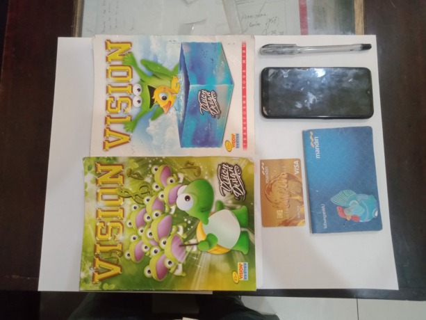 DIAMANKAN: Sejumlah barang bukti yang dari tangan pelaku kini diamankan di Polres Mojokerto untuk diproses lebih lanjut. (dok Satreskrim Polres Mojokerto for Jawa Pos Radar Mojokerto)