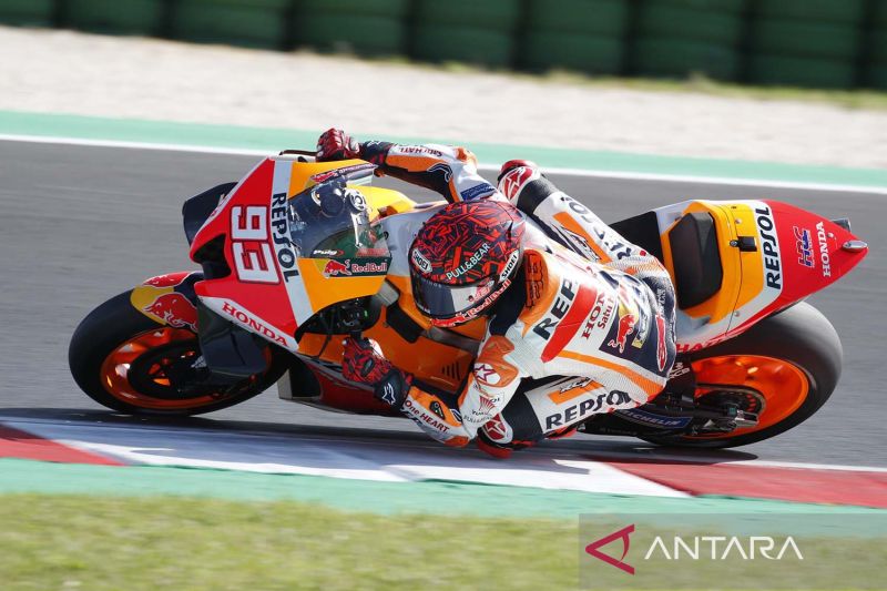 Pembalap Repsol Honda Marc Marquez memacu motornya Honda RC213V ​​​​​​​saat sesi tes MotoGP Misano 2022 seusai rehat 100 hari karena cedera di Provinsi Rimini, Emilia-Romagna, Italia ​​​​​​​(7/9/2022). ANTARA FOTO/Marco Serena/NurPhoto/aww.