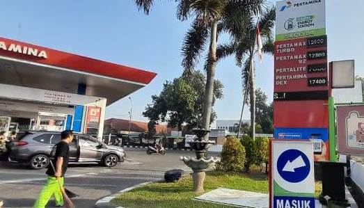 NAIK: BBM Jenis Pertamax mengalami kenaikan di sejumlah provinsi.