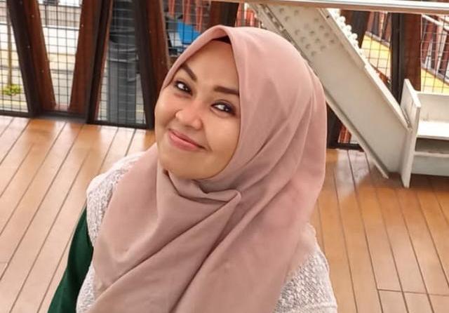 ’’Tertular dari suaminya yang sering jajan di luar. Kita pendampingan selalu banyak dari kalangan ibu rumah tangga ketimbang penjaja seks atau waria” ujar  Nurna Kurnia Dewi, Penyuluh Program HIV/AIDS KPA Kabupaten Mojokerto