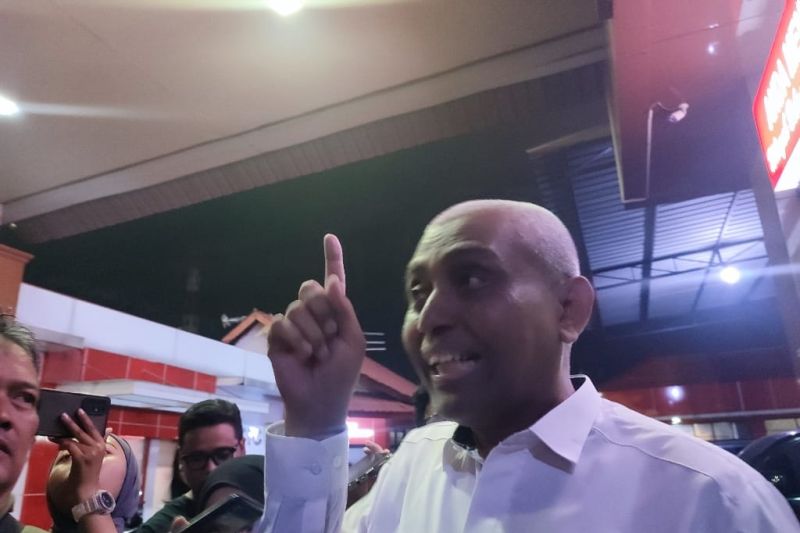 Anggota Komite Eksekutif (Exco) PSSI Ahmad Riyadh di Mapolda Jawa Timur, Surabaya, Kamis (20/10/2022). (ANTARA/Willy Irawan)