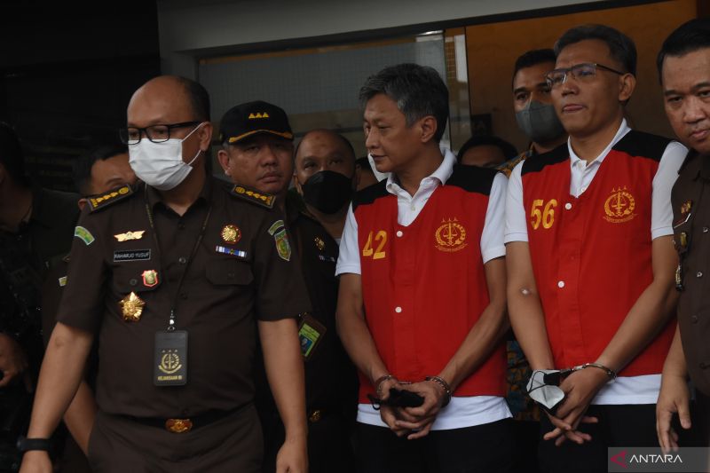 Dua tersangka kasus