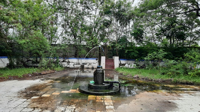 TINGGAL RIWAYAT: Bekas kolam Pemandian Tirta Suam Sekar Putih Kota Mojokerto.