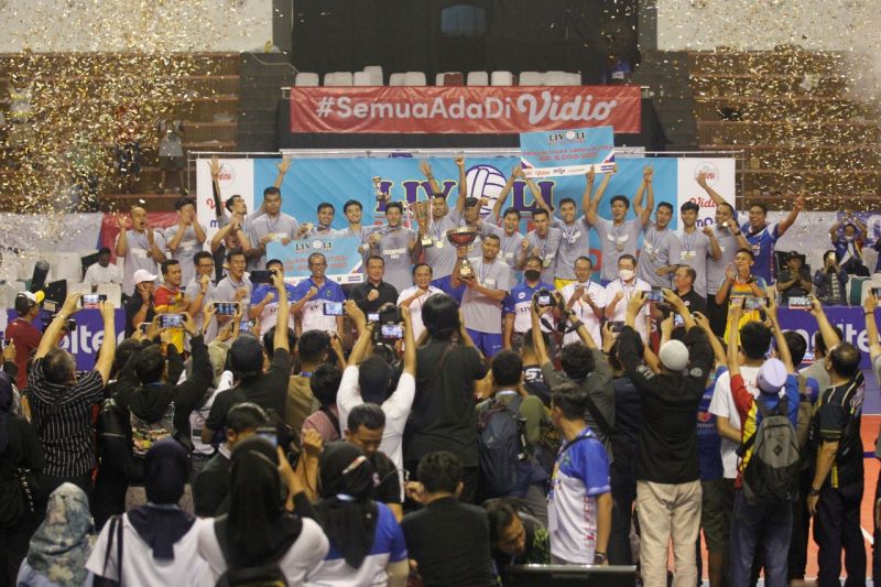 Tim bola voli putra Indomaret Sidoarjo menjuarai Livoli Divisi Utama 2022 usai mengalahkan STIN Pasundan Bandung dengan skor 3-2 (25-18, 16-25, 25-23, 21-25, 16-14) pada laga final yang berlangsung di GOR Ki Mageti, Magetan, Jawa Timur, Minggu (13/11/2022