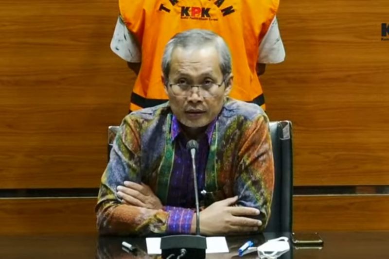Tangkapan layar-Wakil Ketua KPK Alexander Marwata saat jumpa pers di Gedung Merah Putih KPK, Jakarta, Rabu (2/11/2022) terkait penahanan tersangka kasus dugaan korupsi proyek pembangunan Gereja Kingmi Mile 32 di Kabupaten Mimika, Papua sebagaimana dipanta
