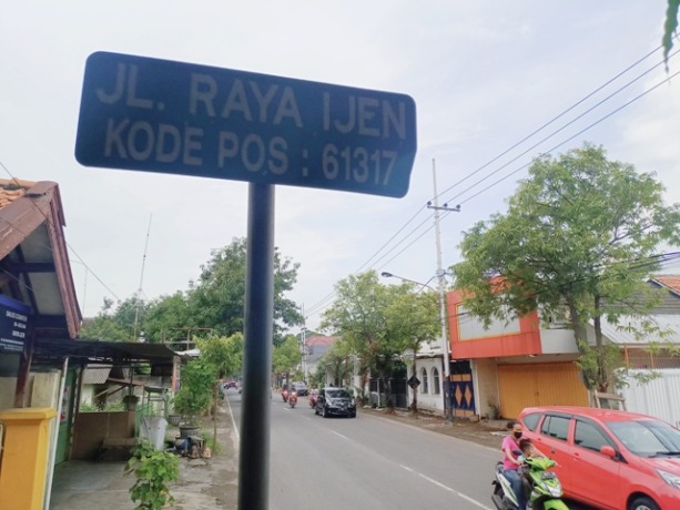 TEMPAT KEJADIAN: Jalan Raya Ijen, Kelurahan Wates, Kecamatan Magersari, Kota Mojokerto, kemarin (14/11). Aksi penjambretan menyasar ibu-ibu pengendara motor di kawasan ini. (Yulianto Adi Nugroho/Jawa Pos Radar Mojokerto)