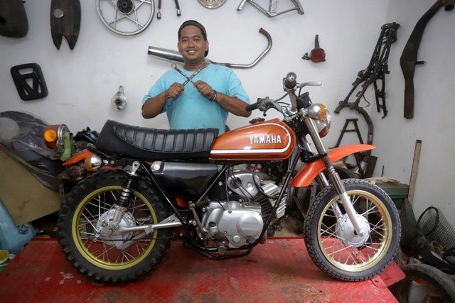 MENARIK: Tampilan sepeda motor lawas milik salah satu pelanggan Arda yang sudah rampung direstorasi. (Sofan Kurniawan/JPRM)